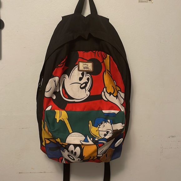 Disney Mickey Mouse & Friends Collaboration with Vans Old Schools - Picture 4 of 7